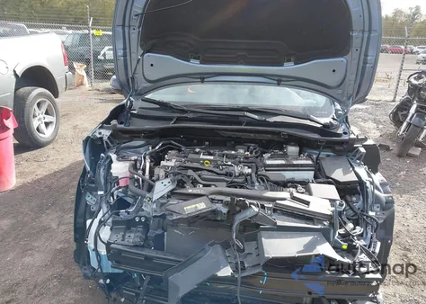 2024 Toyota Corolla Cross Xle z USA, uszkodzony, nr VIN 7MUDAABG0RV098817